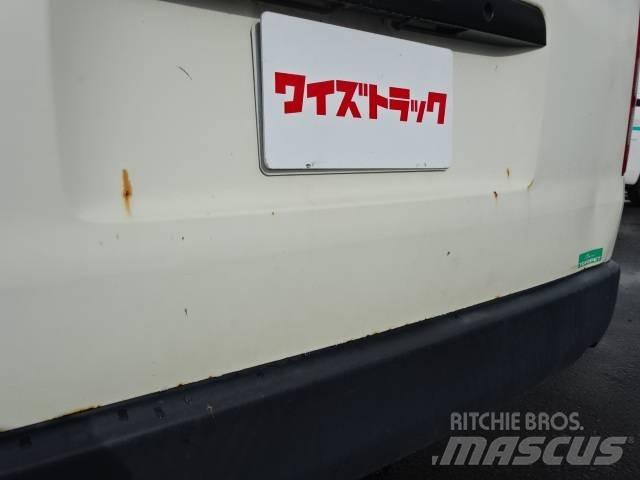 Toyota CBF-TRH223B Andere Transporter