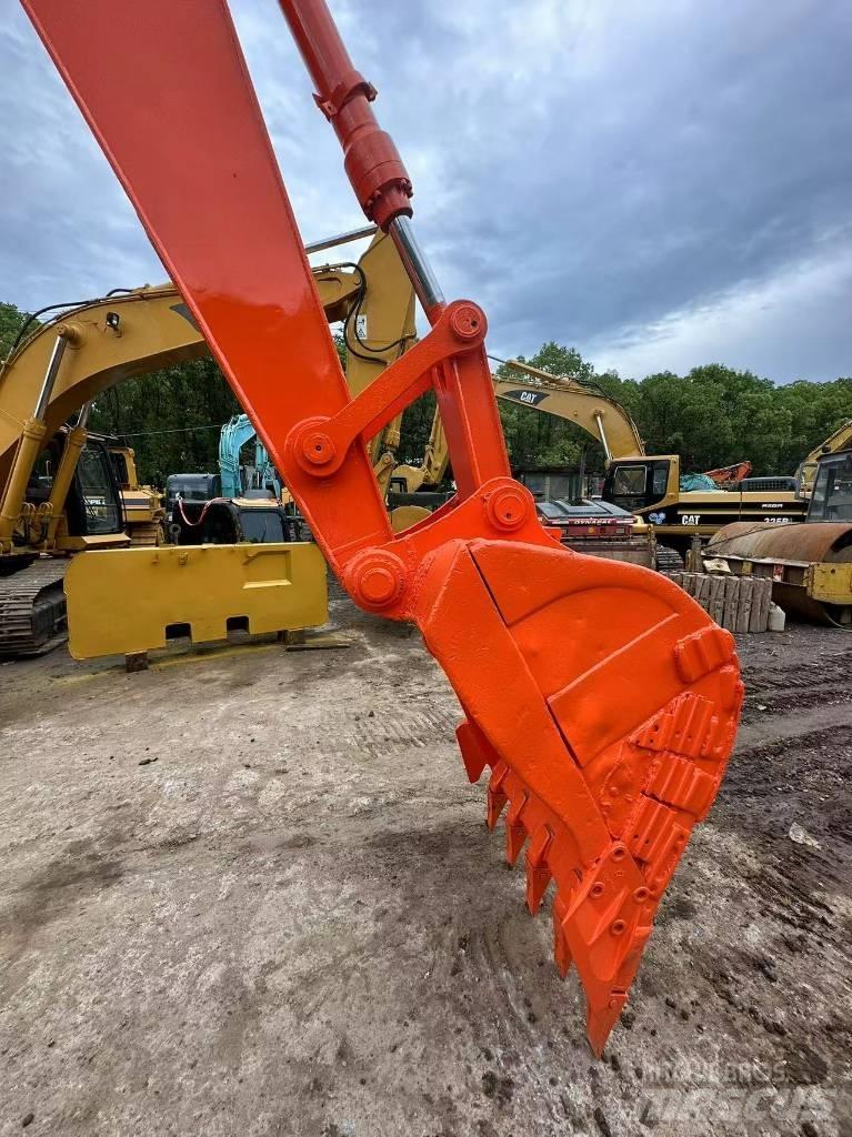 Hitachi ZX200 Raupenbagger
