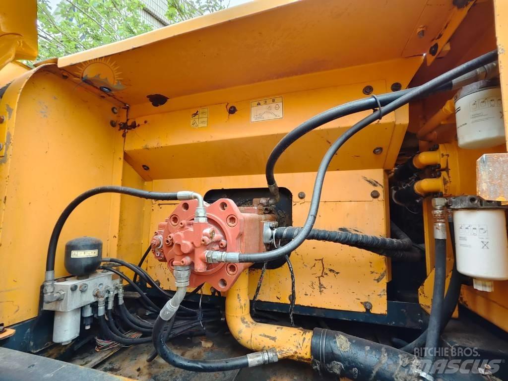 Hyundai R 300 LC-9S Raupenbagger