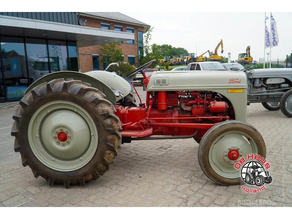 Ford Dearborn Traktoren