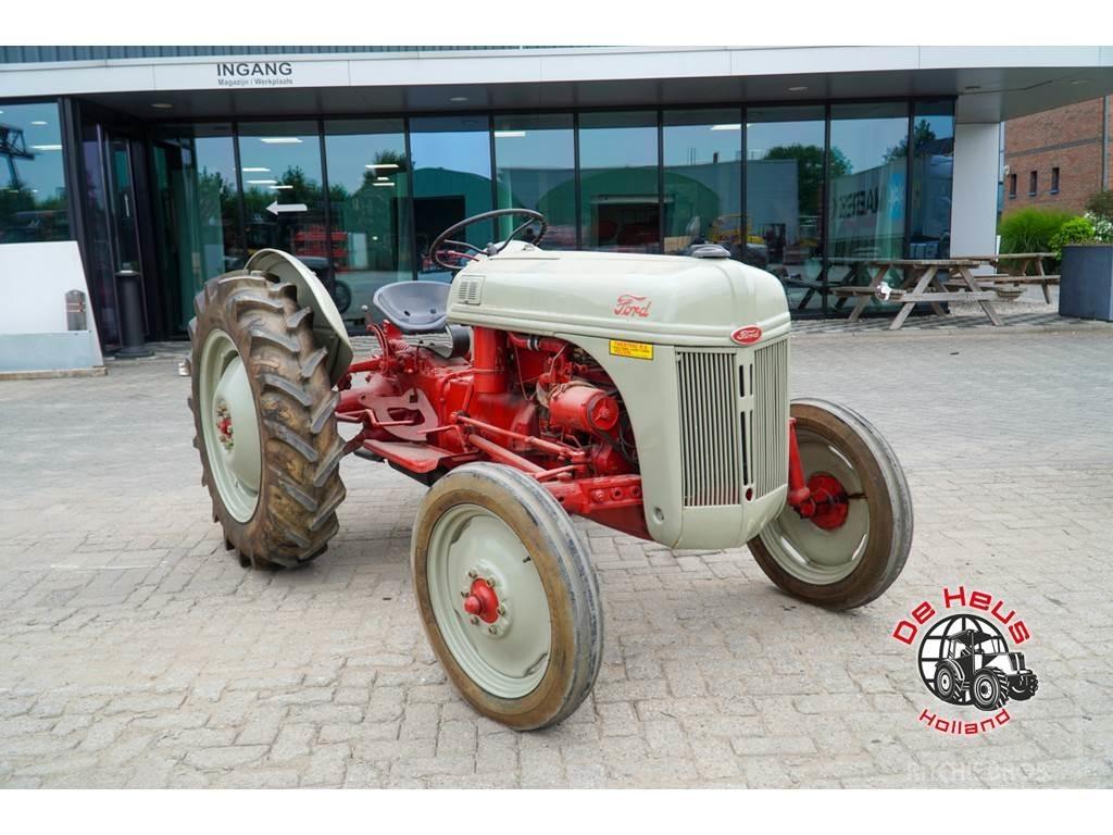 Ford Dearborn Traktoren