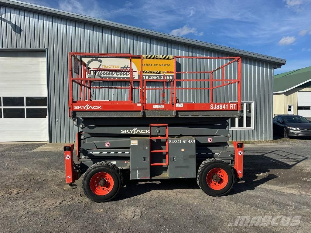 SkyJack SJ 8841 RT Scheren-Arbeitsbühnen