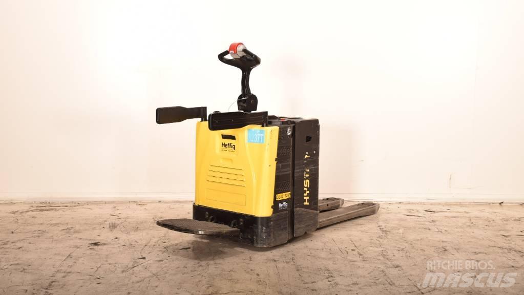 Hyster P 2.0 S Gabelstapler mit Fahrerstand
