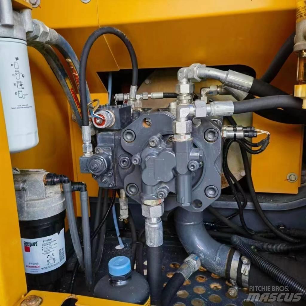 XCMG XE 135 D Raupenbagger