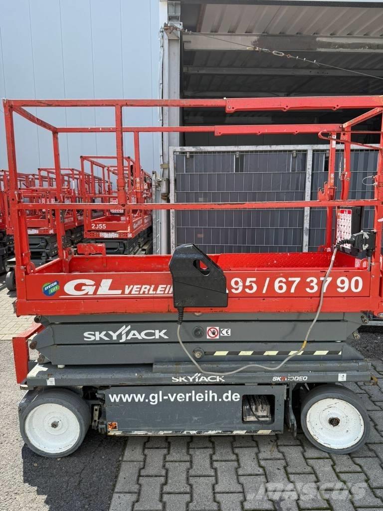 SkyJack SJ 3220 Scheren-Arbeitsbühnen