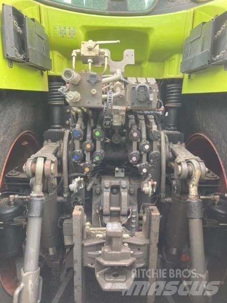 CLAAS AXION 920 Traktoren