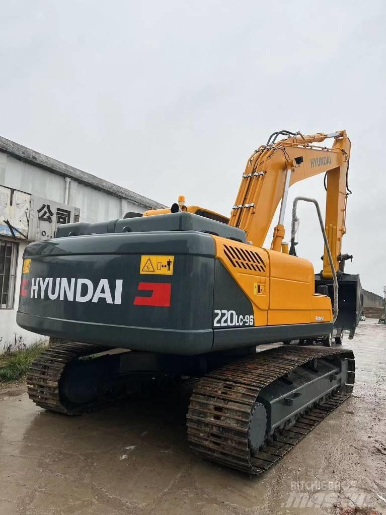 Hyundai R220LC-9S Raupenbagger