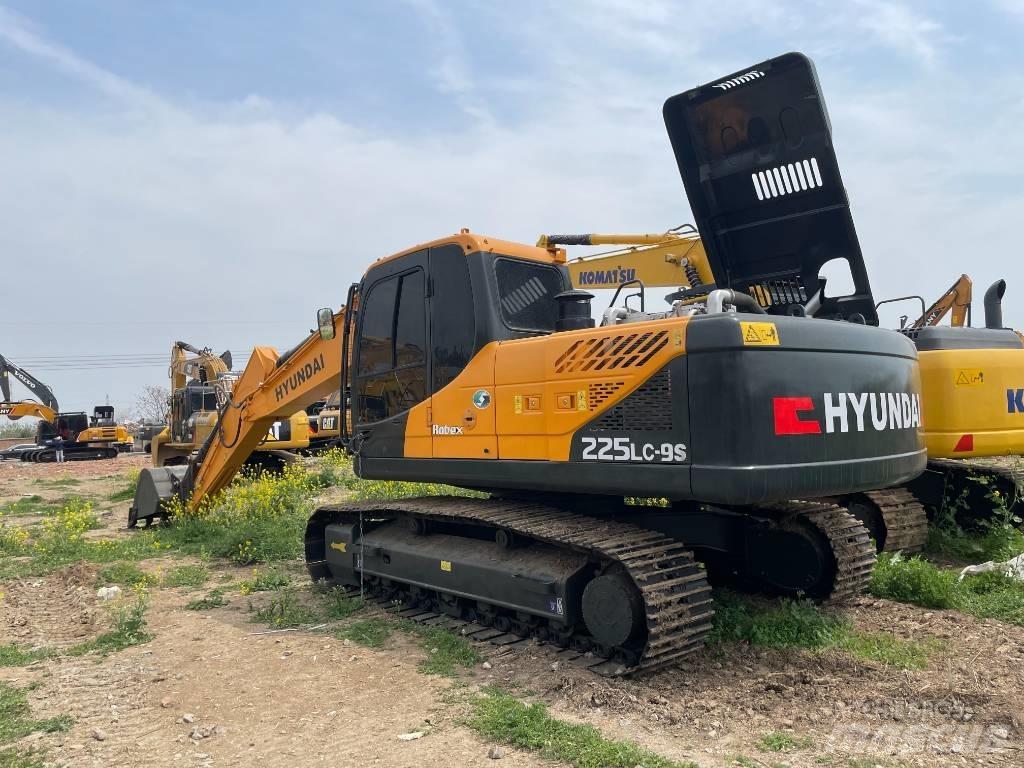 Hyundai 220LC-9S Raupenbagger