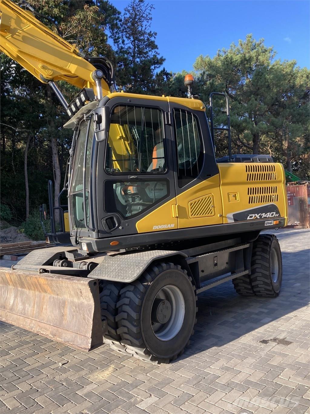 Doosan DX140W-5 Mobilbagger