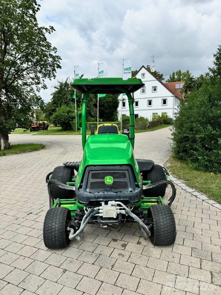 John Deere 8700 A Fairway-Mäher
