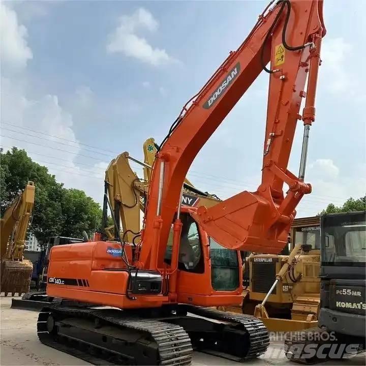 Doosan DX 140 LC Raupenbagger