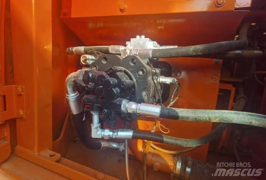 Doosan DX 140 LC Raupenbagger