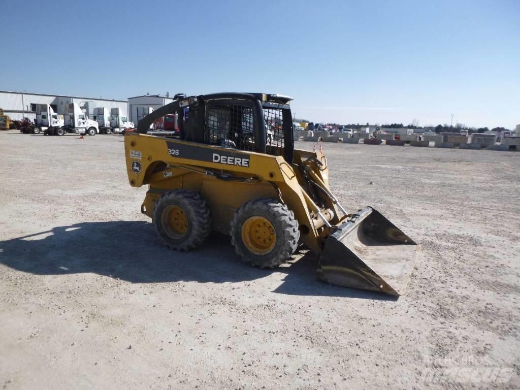 John Deere 325 Kompaktlader