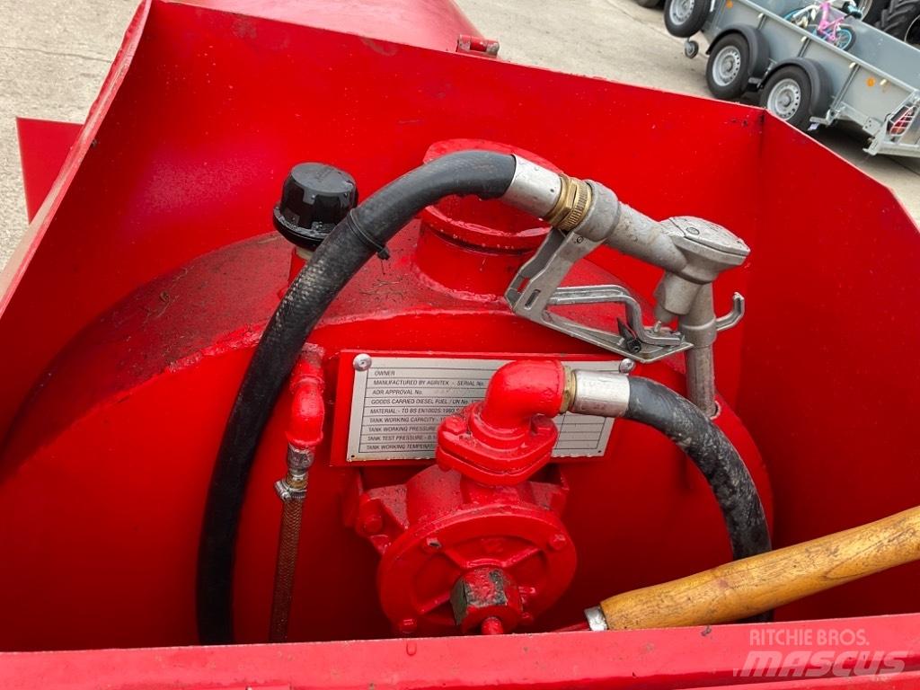  AGRITEK FUEL BOWSER Kraftstoff- und Zusatzstoffbehälter