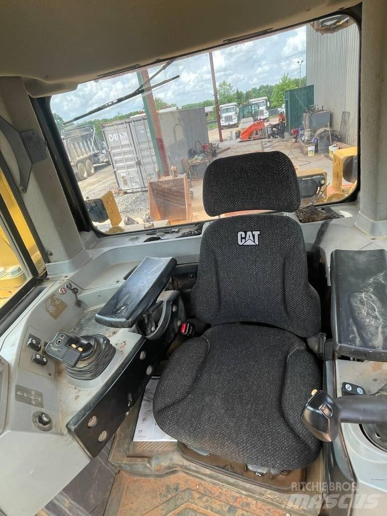 CAT D 8 T Bulldozer