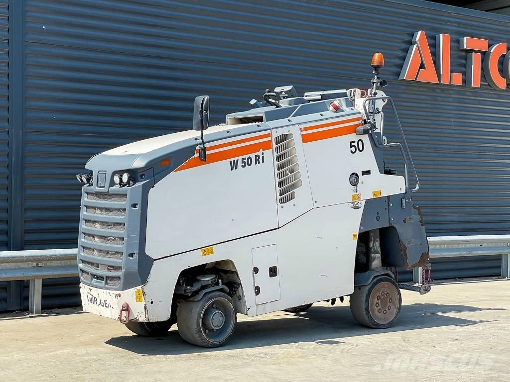 Wirtgen W 50 RI Asphaltfräsen