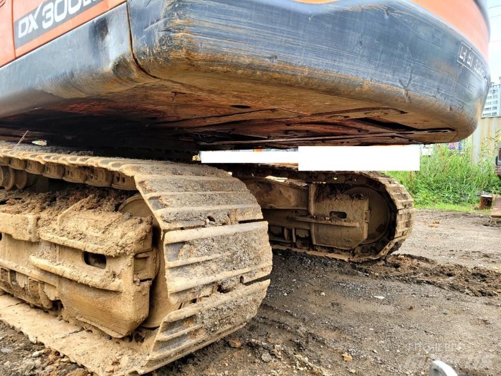 Doosan DX 300 LCA Raupenbagger
