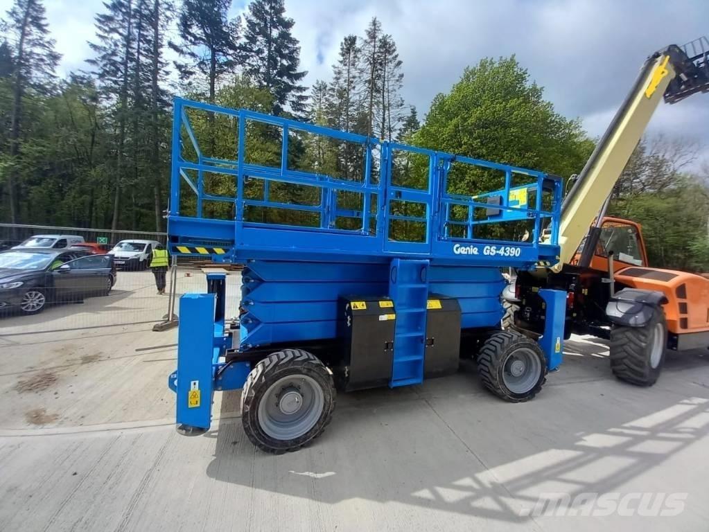 Genie GS 4390 RT Scheren-Arbeitsbühnen