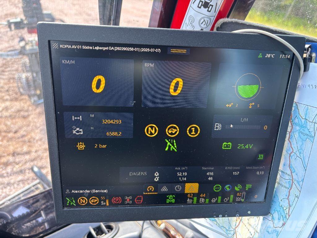 Komatsu 901XC Harvester