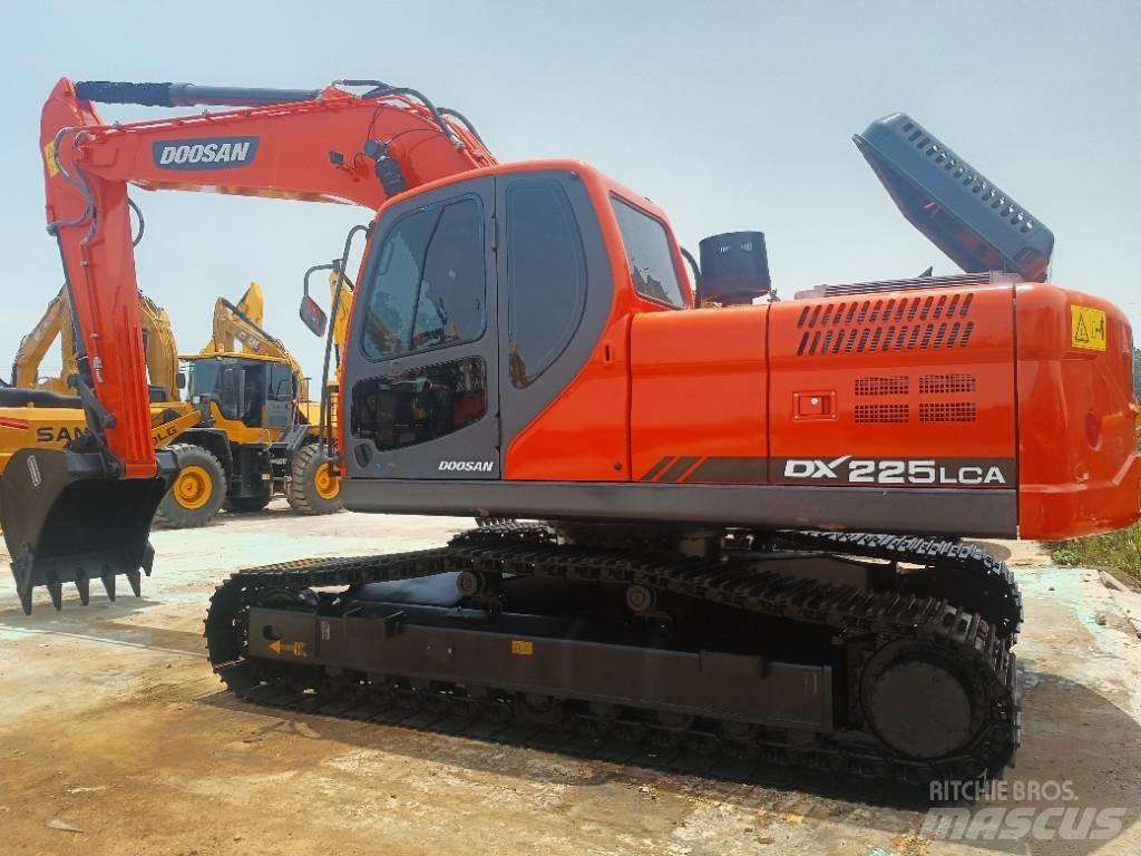Doosan DX 225 LCA Raupenbagger