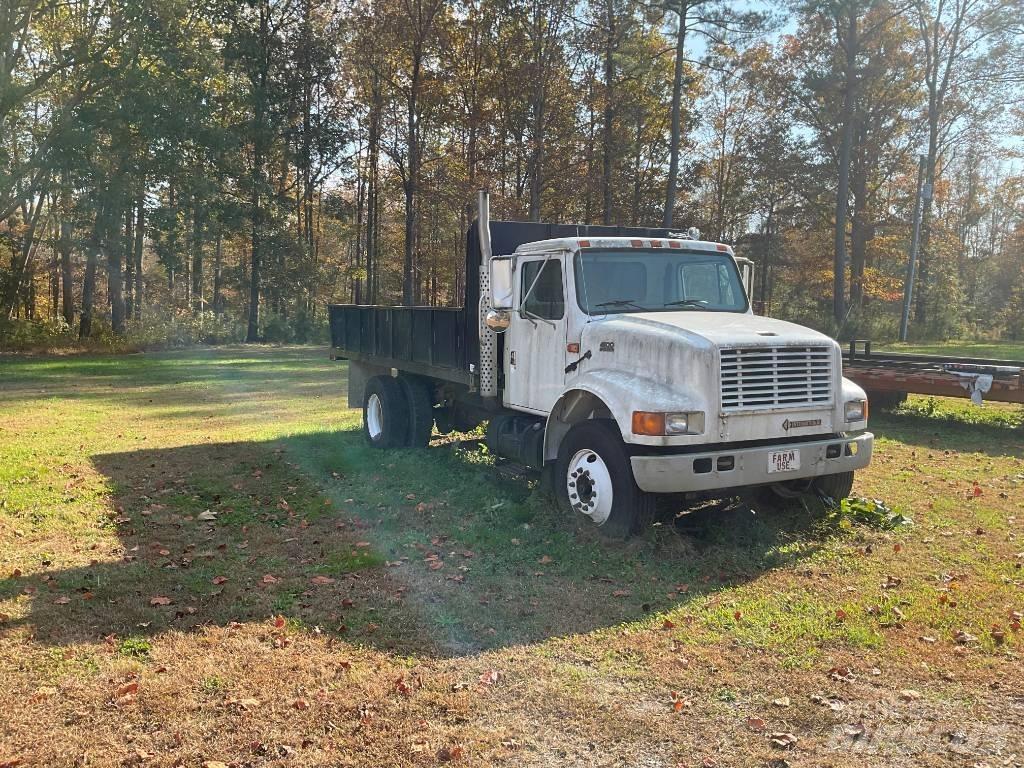 International 4900 Kipper