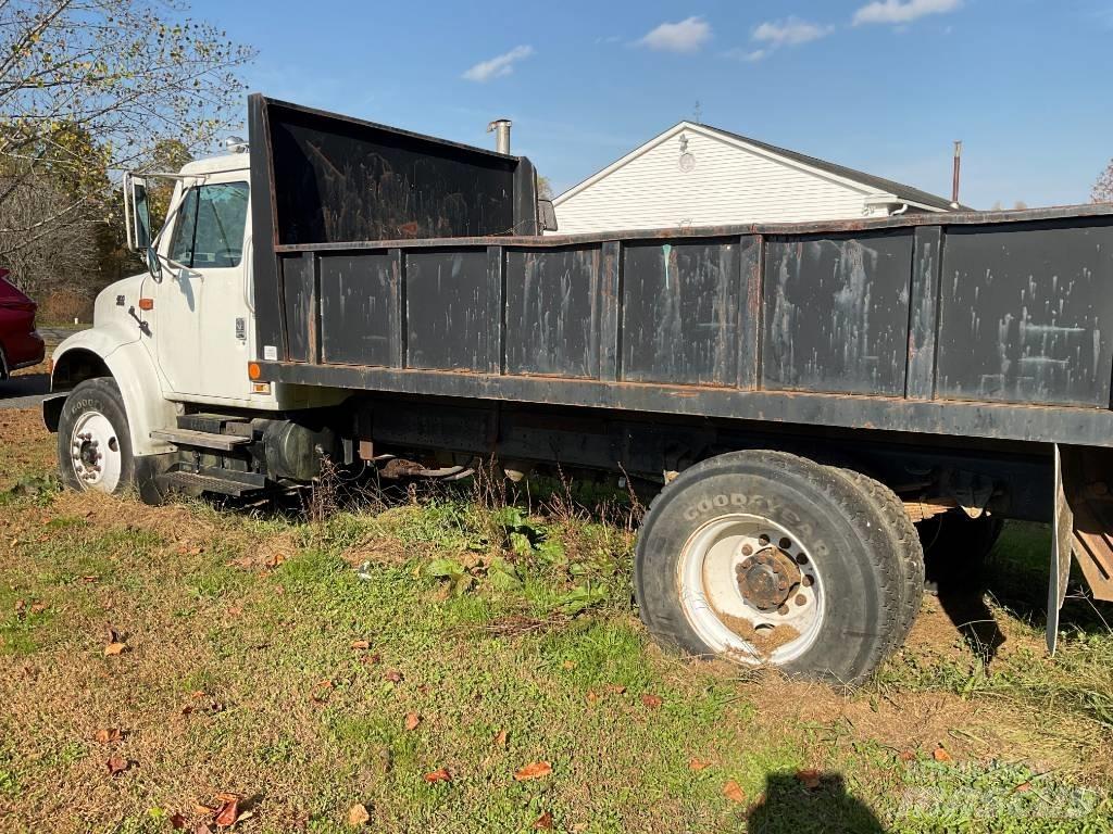 International 4900 Kipper