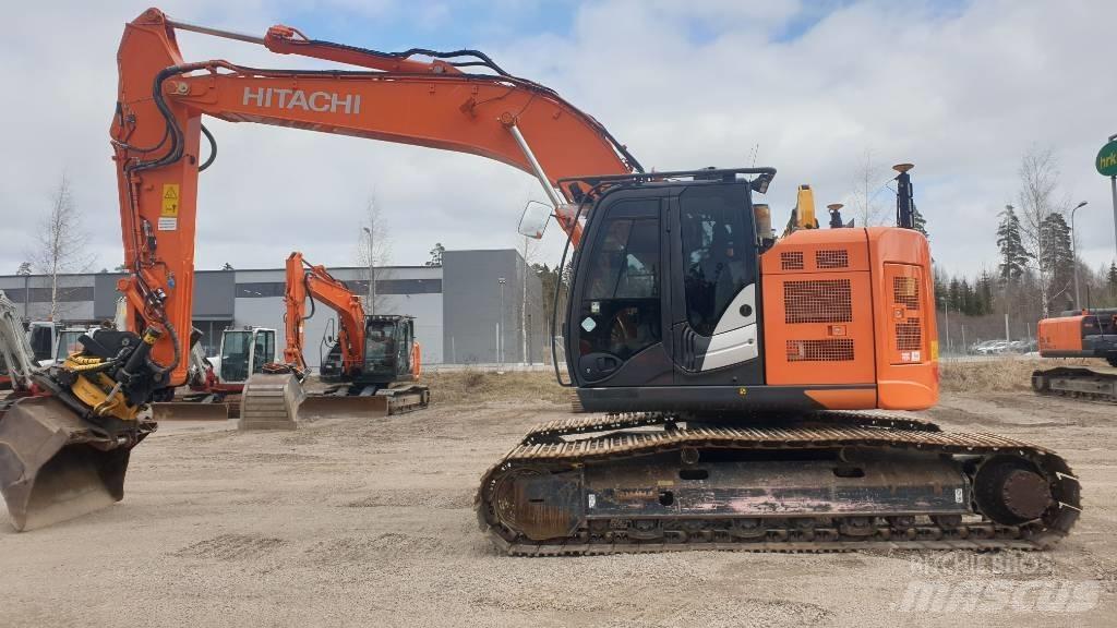 Hitachi ZX225USLC-6 Raupenbagger