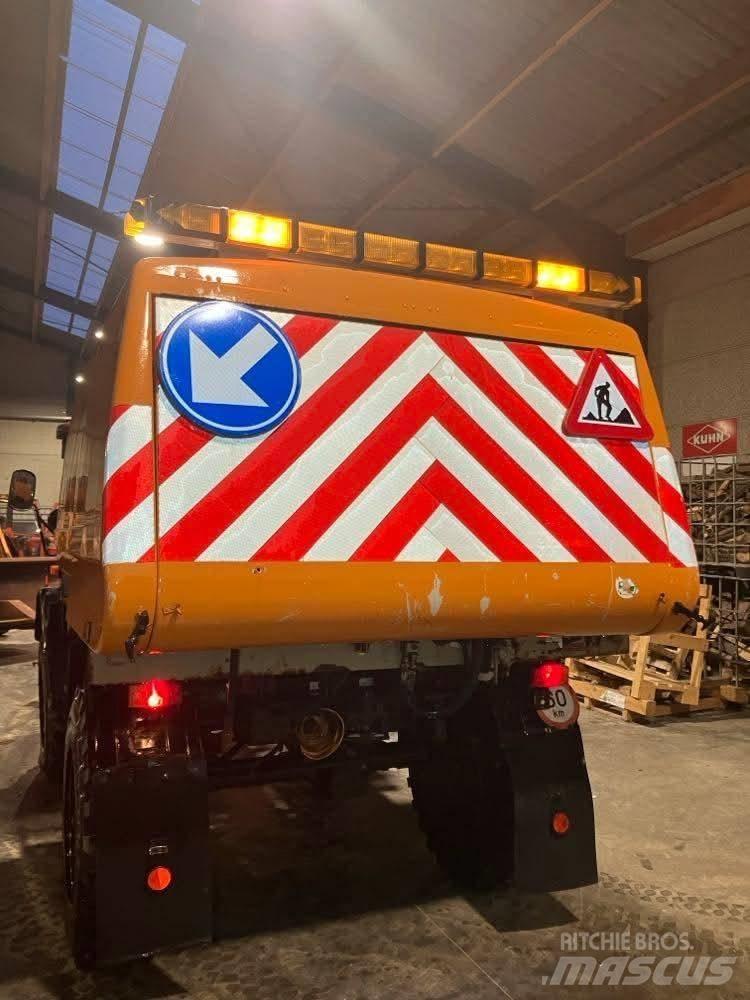 Mercedes-Benz unimog Kehrer