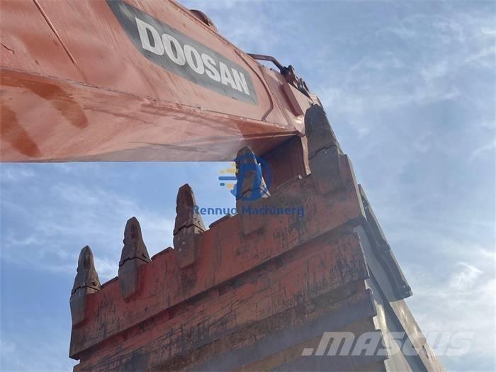 Doosan DX 380 LC Raupenbagger