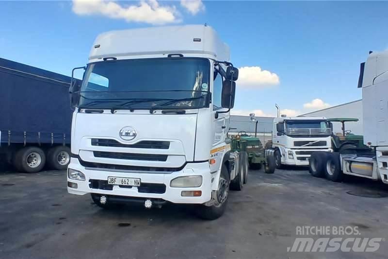 UD QUESTER GWE440 Andere Fahrzeuge