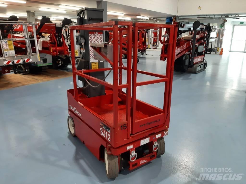 SkyJack SJ 12 Personenaufzüge