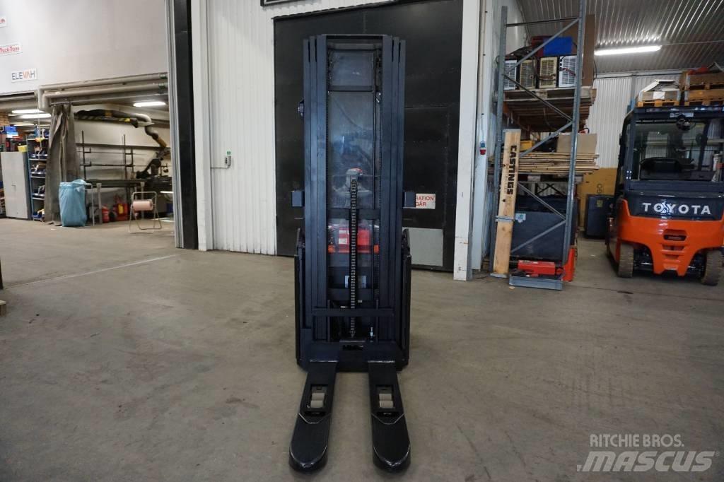 Toyota SPE120L Deichselstapler