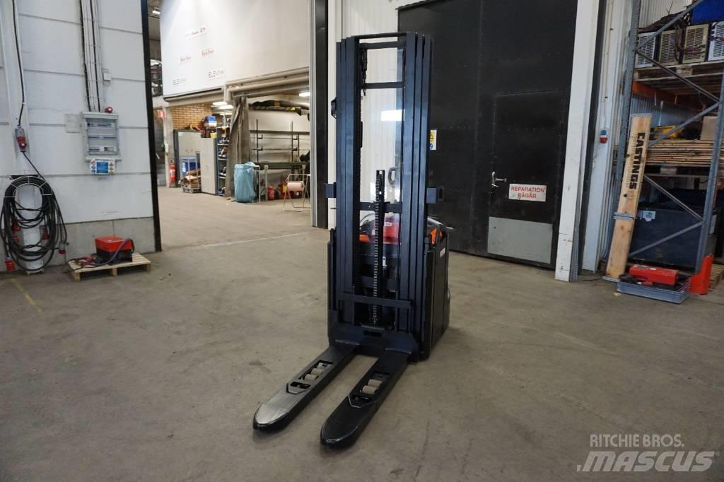 Toyota SPE120L Deichselstapler