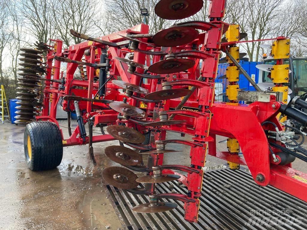 Väderstad Topdown400 Grubber