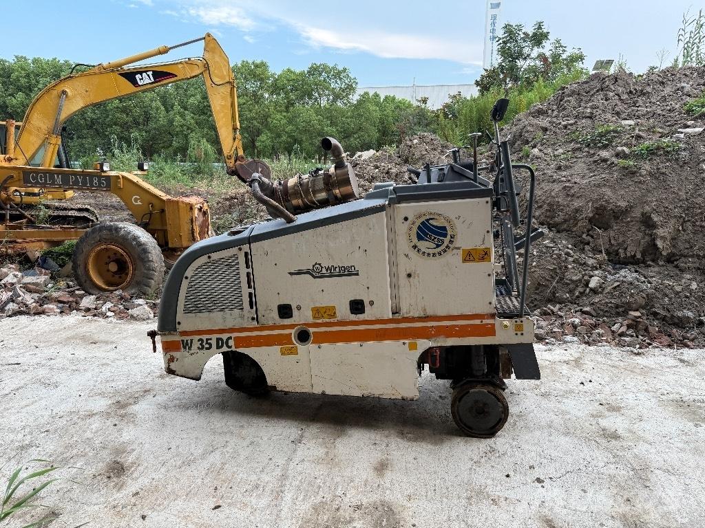 Wirtgen W 35 DC Asphaltfräsen