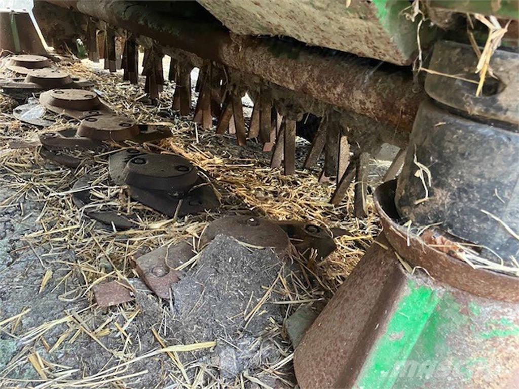 John Deere 131 Sonstige Grünlandgeräte