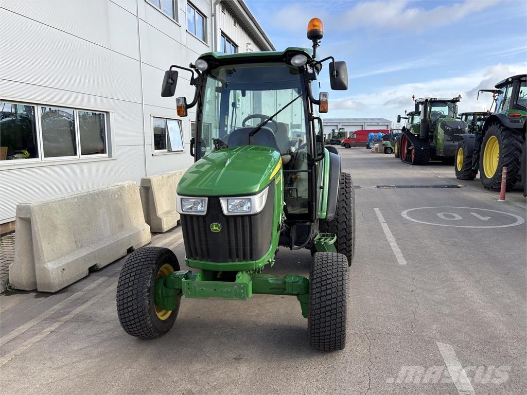 John Deere 4052R Kleintraktoren
