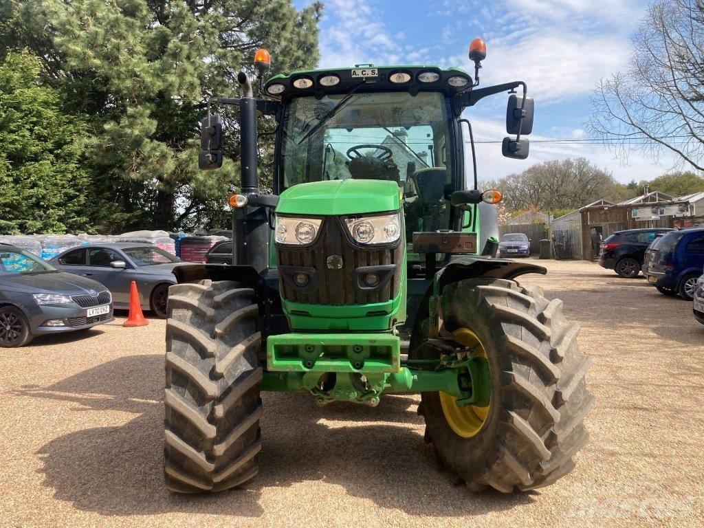 John Deere 6130R Traktoren