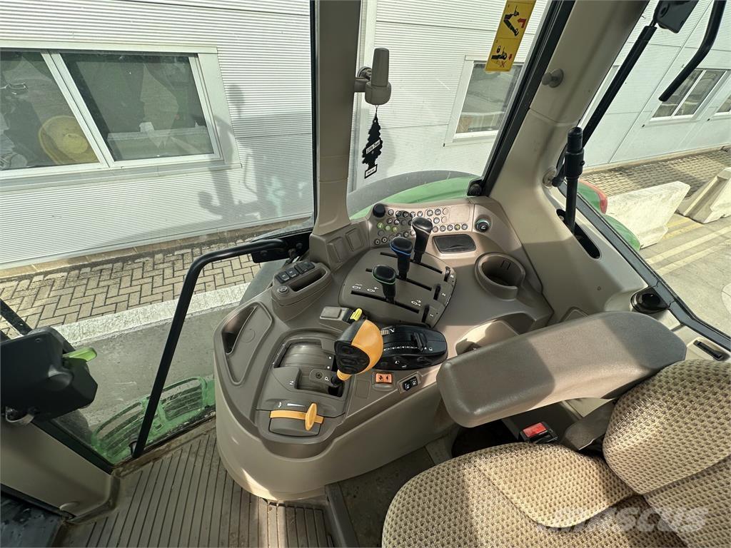 John Deere 6155M Traktoren