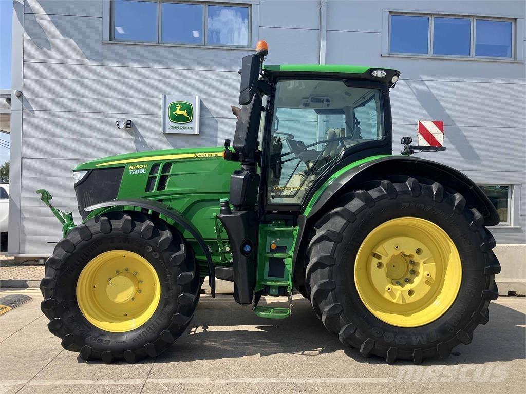 John Deere 6250R Traktoren