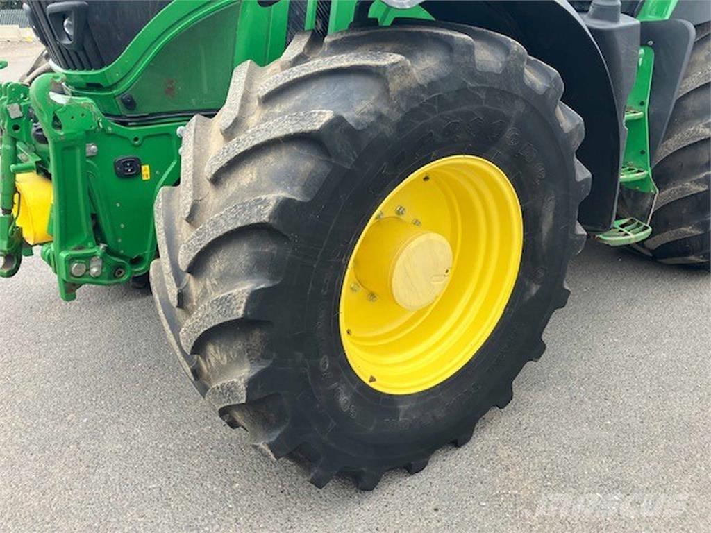 John Deere 6250R Traktoren