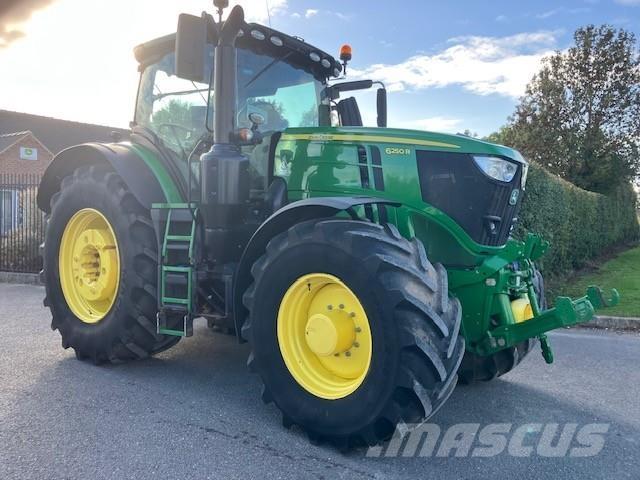 John Deere 6250R Traktoren