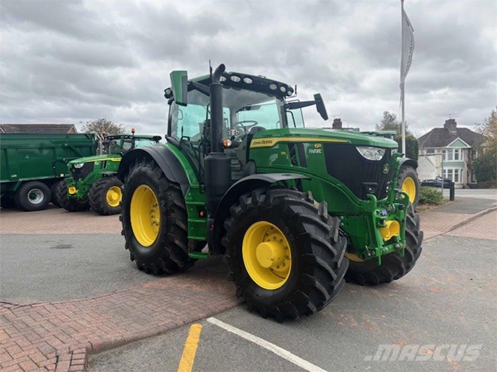 John Deere 6R 215 Traktoren