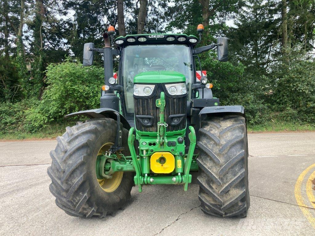 John Deere 6R 215 Traktoren