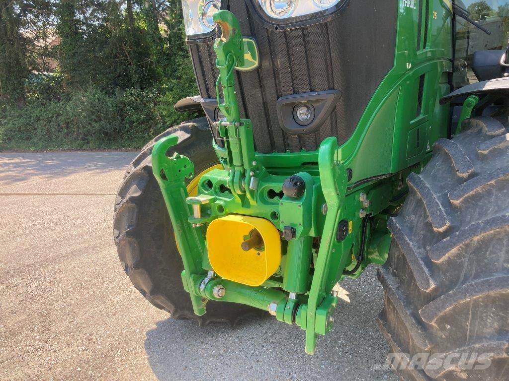 John Deere 6R 215 Traktoren