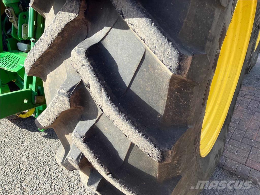 John Deere 6R 215 Traktoren