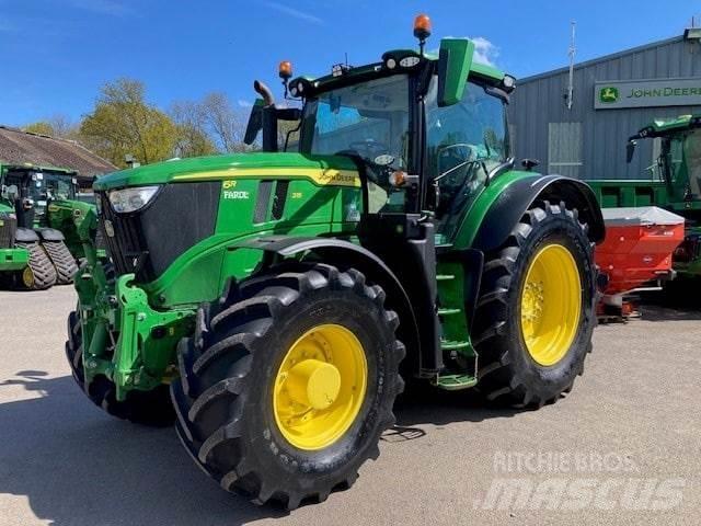 John Deere 6R 215 Traktoren