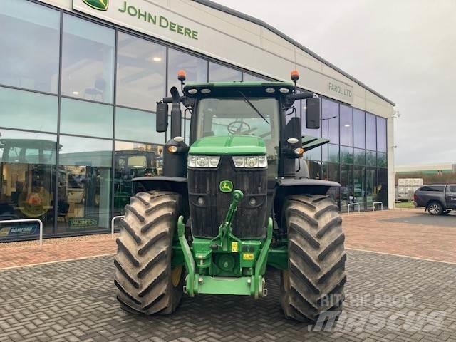 John Deere 7310R Traktoren