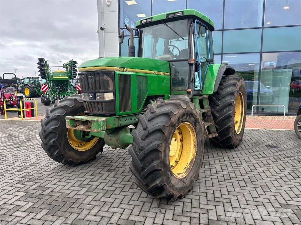 John Deere 7700 Traktoren