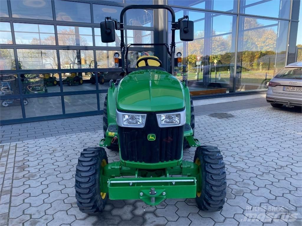 John Deere 3046R Traktoren